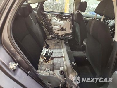 Zdjęcie 10 z 13 samochodu: 2019 HONDA CIVIC LX VIN:2HGFC2F61KH599533 - miniatura