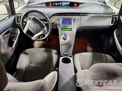 Zdjęcie 8 z 13 samochodu: 2015 TOYOTA PRIUS THREE VIN:JTDKN3DUXF0448568 - miniatura
