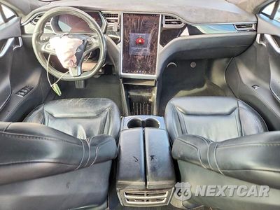 Zdjęcie 8 z 13 samochodu: 2015 TESLA MODEL S 70D VIN:5YJSA1S26FF093790 - miniatura