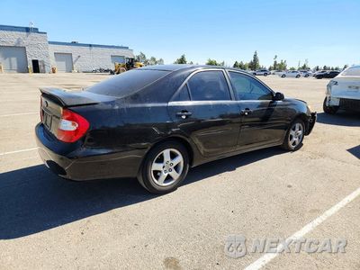 Trzecie zdjęcie samochodu z tyłu: 2002 TOYOTA CAMRY SE VIN:JTDBE32KX20034587 - miniatura