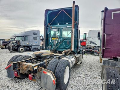 Trzecie zdjęcie samochodu z tyłu: 2016 FREIGHTLINER CASCADIA 113 SEMI TRUCK VIN:3AKBGADV9GDHE0221 - miniatura