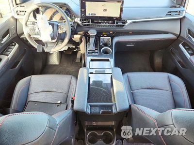 Zdjęcie 8 z 13 samochodu: 2025 TOYOTA SIENNA XSE VIN:5TDCRKEC5SS289703 - miniatura