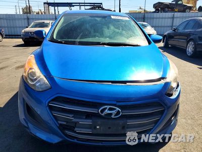 Piąte zdjęcie samochodu w środku: 2017 HYUNDAI ELANTRA GT BASE VIN:KMHD35LH7HU352919 - miniatura