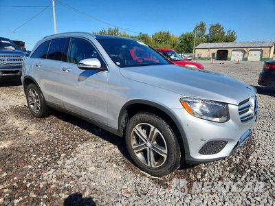 Czwarte zdjęcie samochodu z boku: 2017 MERCEDES-BENZ GLC 300 4MATIC VIN:WDC0G4KB7HF147341 - miniatura