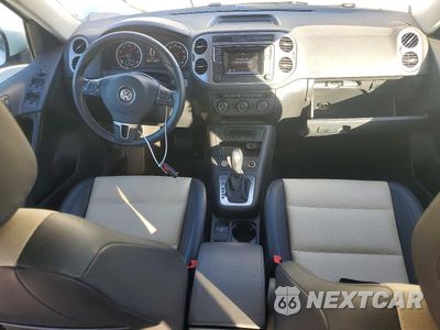Zdjęcie 8 z 13 samochodu: 2016 VOLKSWAGEN TIGUAN S VIN:WVGBV7AX5GW580668 - miniatura