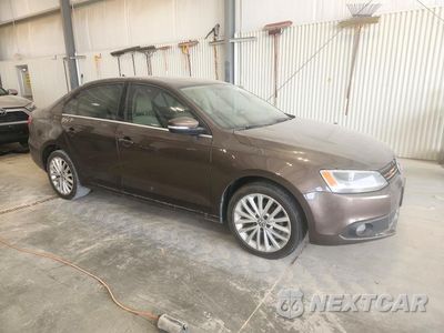 Czwarte zdjęcie samochodu z boku: 2014 VOLKSWAGEN JETTA TDI VIN:3VW3L7AJ1EM385218 - miniatura