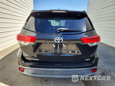 Zdjęcie 6 z 13 samochodu: 2019 TOYOTA HIGHLANDER XLE VIN:5TDKZRFH6KS345842 - miniatura