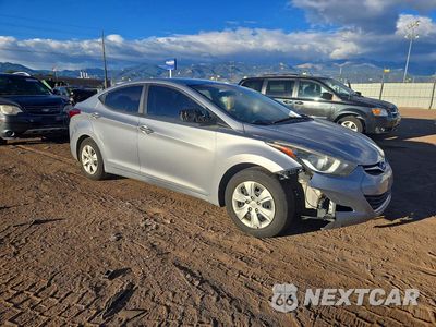 Czwarte zdjęcie samochodu z boku: 2016 HYUNDAI ELANTRA SE VIN:5NPDH4AE1GH711764 - miniatura