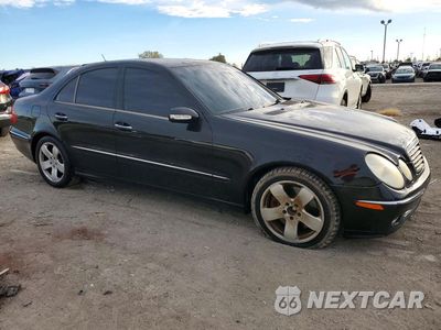 Czwarte zdjęcie samochodu z boku: 2005 MERCEDES-BENZ E 500 4MATIC VIN:WDBUF83J85X165777 - miniatura