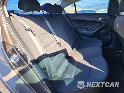 Zdjęcie 10 z 13 samochodu: 2014 KIA FORTE LX VIN:KNAFK4A69E5055763 - miniatura
