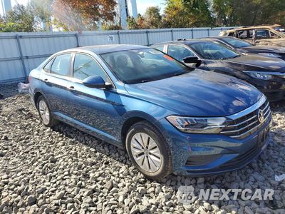 Czwarte zdjęcie samochodu z boku: 2020 VOLKSWAGEN JETTA S VIN:3VWCB7BU4LM072656 - miniatura