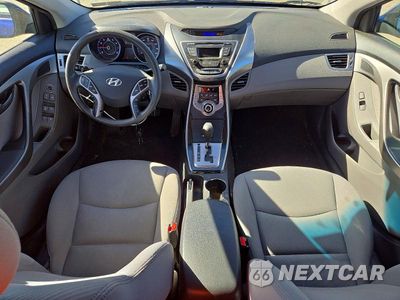 Zdjęcie 8 z 12 samochodu: 2013 HYUNDAI ELANTRA GLS VIN:5NPDH4AE4DH400583 - miniatura