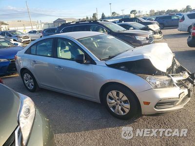 Czwarte zdjęcie samochodu z boku: 2015 CHEVROLET CRUZE LS VIN:1G1PA5SH5F7264092 - miniatura