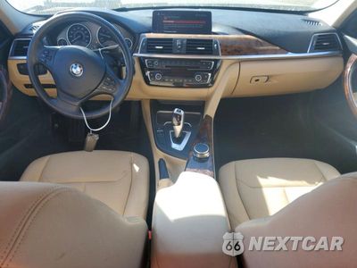 Zdjęcie 8 z 12 samochodu: 2018 BMW 320 XI VIN:WBA8E5G58JNV02260 - miniatura