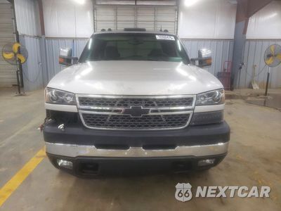Piąte zdjęcie samochodu w środku: 2005 CHEVROLET SILVERADO K3500 VIN:1GCJK33215F809640 - miniatura