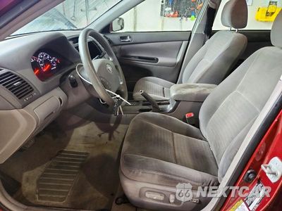 Zdjęcie 7 z 12 samochodu: 2005 TOYOTA CAMRY LE VIN:4T1BE30K85U005438 - miniatura