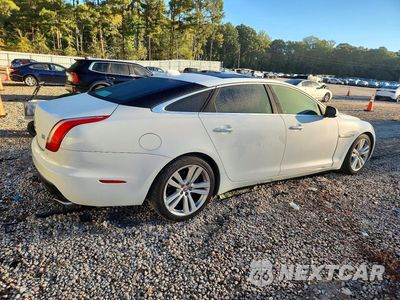 Trzecie zdjęcie samochodu z tyłu: 2016 JAGUAR XJL PORTFOLIO VIN:SAJWJ2GD8G8V99450 - miniatura