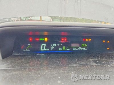 Zdjęcie 9 z 12 samochodu: 2012 TOYOTA PRIUS V TWO VIN:JTDZN3EU6C3057621 - miniatura