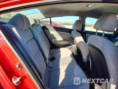 Zdjęcie 10 z 12 samochodu: 2018 HYUNDAI ELANTRA SE VIN:5NPD74LF7JH276085 - miniatura