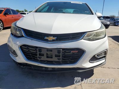 Piąte zdjęcie samochodu w środku: 2017 CHEVROLET CRUZE LT VIN:1G1BE5SM3H7108275 - miniatura