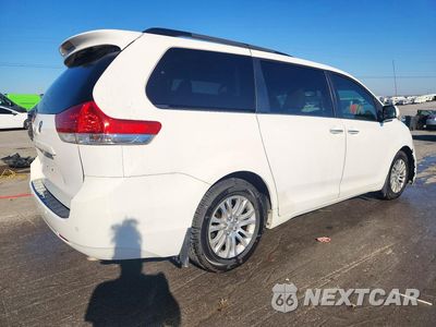 Trzecie zdjęcie samochodu z tyłu: 2014 TOYOTA SIENNA XLE 8-PASSENGER VIN:5TDYK3DC5ES511565 - miniatura