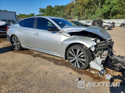 Czwarte zdjęcie samochodu z boku: 2019 NISSAN ALTIMA SR VIN:1N4BL4CV4KC244465 - miniatura
