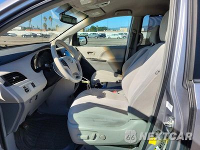 Zdjęcie 7 z 13 samochodu: 2012 TOYOTA SIENNA LE VIN:5TDKK3DC3CS254960 - miniatura