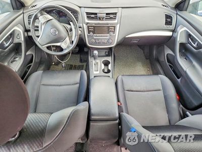 Zdjęcie 8 z 12 samochodu: 2016 NISSAN ALTIMA 2.5 SR VIN:1N4AL3AP4GN382383 - miniatura