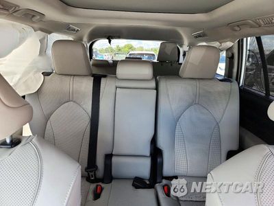 Zdjęcie 10 z 14 samochodu: 2026 TOYOTA GRAND HIGHLANDER HYBRID LIMITED VIN:5TDACAB58TS121967 - miniatura