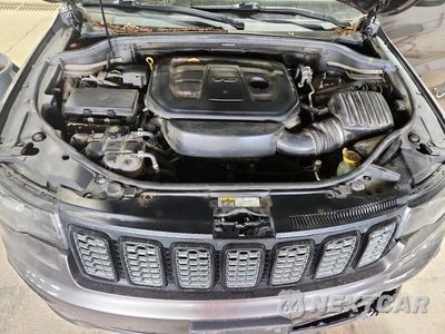 Zdjęcie 12 z 13 samochodu: 2019 JEEP GRAND CHEROKEE LAREDO VIN:1C4RJFAG6KC677218 - miniatura