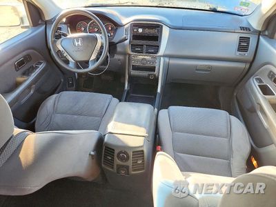 Zdjęcie 8 z 14 samochodu: 2006 HONDA PILOT EX VIN:2HKYF18426H526186 - miniatura