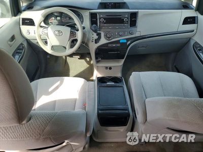 Zdjęcie 8 z 13 samochodu: 2012 TOYOTA SIENNA LE VIN:5TDKK3DC3CS241108 - miniatura