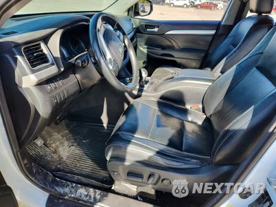 Zdjęcie 7 z 13 samochodu: 2018 TOYOTA HIGHLANDER XLE VIN:5TDKZRFH4JS533094 - miniatura