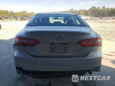 Zdjęcie 6 z 12 samochodu: 2018 TOYOTA CAMRY LE VIN:4T1B11HK2JU626771 - miniatura