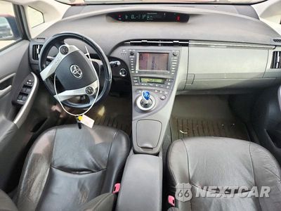 Zdjęcie 8 z 13 samochodu: 2010 TOYOTA PRIUS V VIN:JTDKN3DU8A0064894 - miniatura