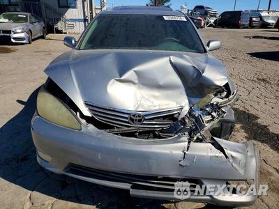 Piąte zdjęcie samochodu w środku: 2005 TOYOTA CAMRY XLE V6 VIN:4T1BF30K55U608392 - miniatura