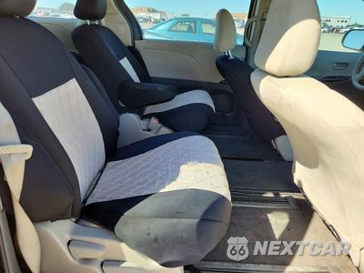 Zdjęcie 11 z 14 samochodu: 2011 TOYOTA SIENNA BASE 7-PASSENGER VIN:5TDKA3DC2BS002344 - miniatura