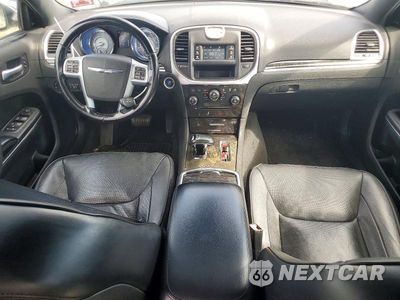 Zdjęcie 8 z 12 samochodu: 2012 CHRYSLER 300 LIMITED VIN:2C3CCAHG2CH147565 - miniatura