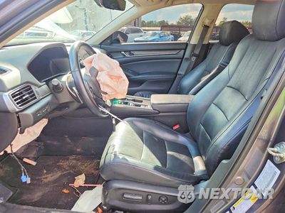 Zdjęcie 7 z 13 samochodu: 2018 HONDA ACCORD TOURING VIN:1HGCV1F99JA168579 - miniatura