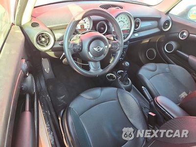 Zdjęcie 8 z 12 samochodu: 2012 MINI COOPER S VIN:WMWSV3C51CT385863 - miniatura