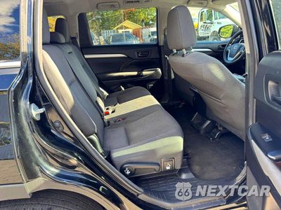 Zdjęcie 9 z 12 samochodu: 2018 TOYOTA HIGHLANDER LE VIN:5TDBZRFH9JS904623 - miniatura