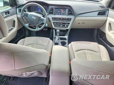 Zdjęcie 8 z 13 samochodu: 2016 HYUNDAI SONATA SE VIN:5NPE24AF7GH433905 - miniatura