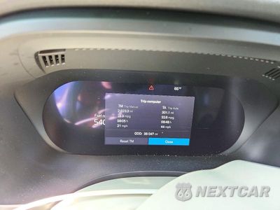 Zdjęcie 9 z 14 samochodu: 2023 VOLVO XC60 PLUS VIN:YV4L12RN6P1294672 - miniatura
