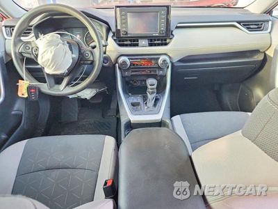 Zdjęcie 8 z 13 samochodu: 2020 TOYOTA RAV4 XLE VIN:2T3W1RFV6LW057690 - miniatura