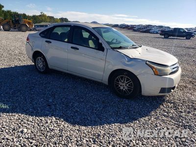 Czwarte zdjęcie samochodu z boku: 2011 FORD FOCUS SE VIN:1FAHP3FN4BW173738 - miniatura