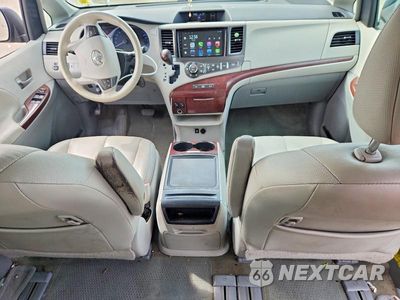 Zdjęcie 8 z 13 samochodu: 2013 TOYOTA SIENNA XLE 8-PASSENGER VIN:5TDYK3DC6DS404894 - miniatura