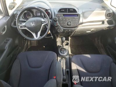 Zdjęcie 8 z 12 samochodu: 2013 HONDA FIT SPORT VIN:JHMGE8H55DC051012 - miniatura