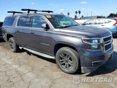 Czwarte zdjęcie samochodu z boku: 2017 CHEVROLET SUBURBAN C1500 LT VIN:1GNSCHKC3HR153623 - miniatura