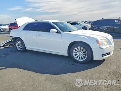 Czwarte zdjęcie samochodu z boku: 2014 CHRYSLER 300 VIN:2C3CCAAG0EH235480 - miniatura