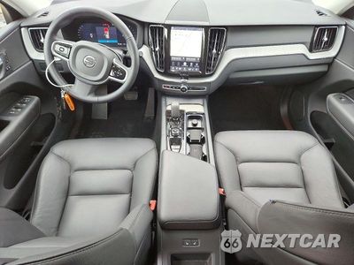 Zdjęcie 8 z 13 samochodu: 2025 VOLVO XC60 PLUS VIN:YV4M12RC9S1183089 - miniatura